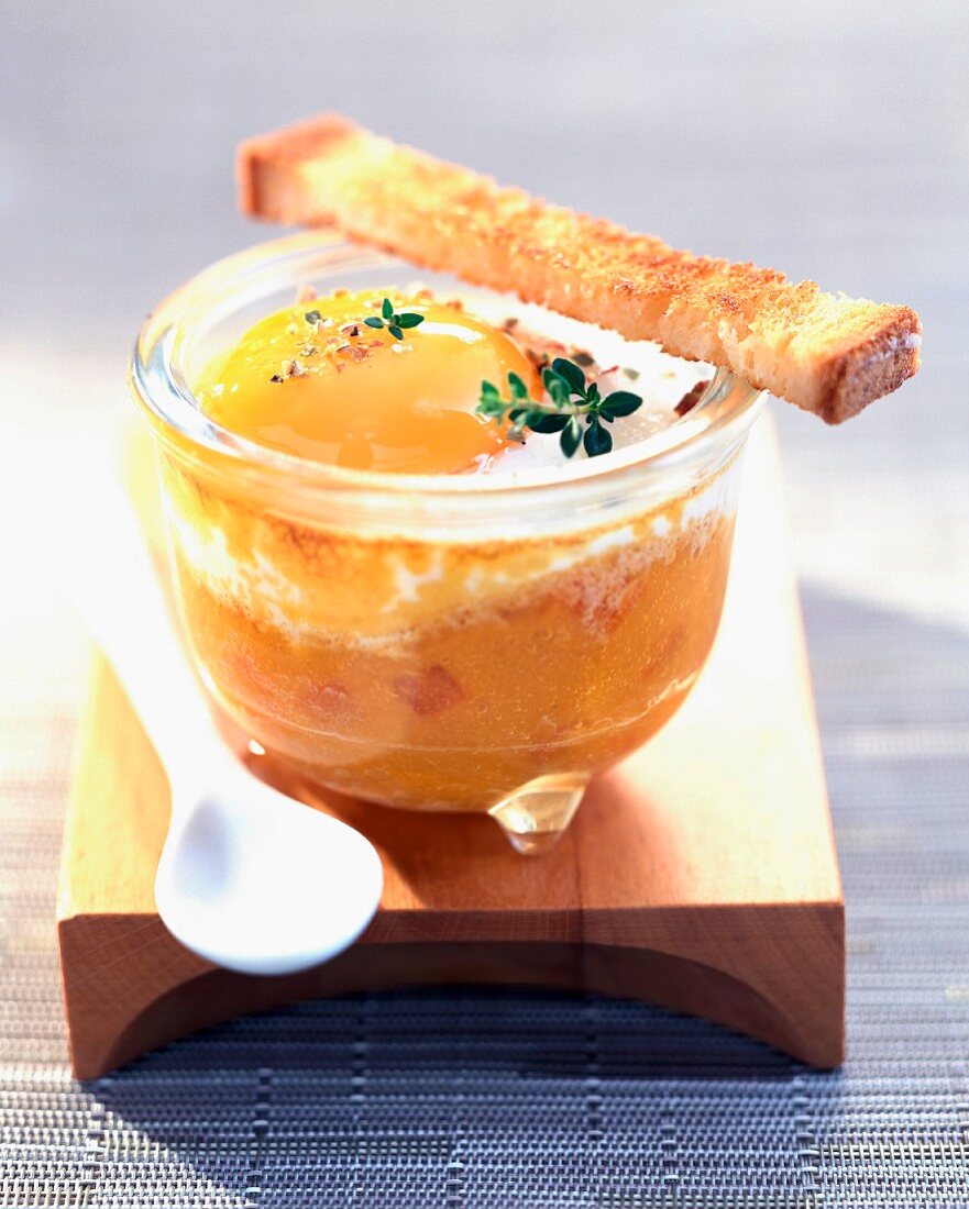 Coddled egg with yellow pepper
