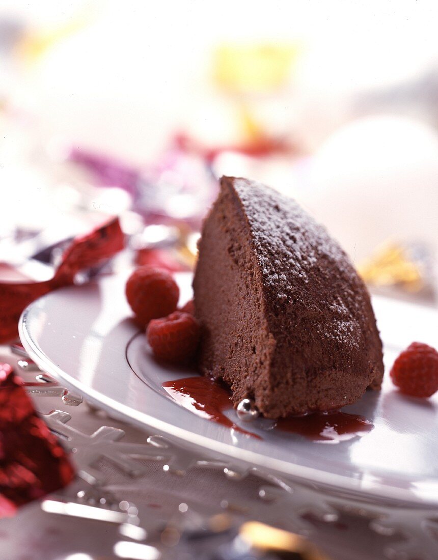 Chocolate cake with raspberries