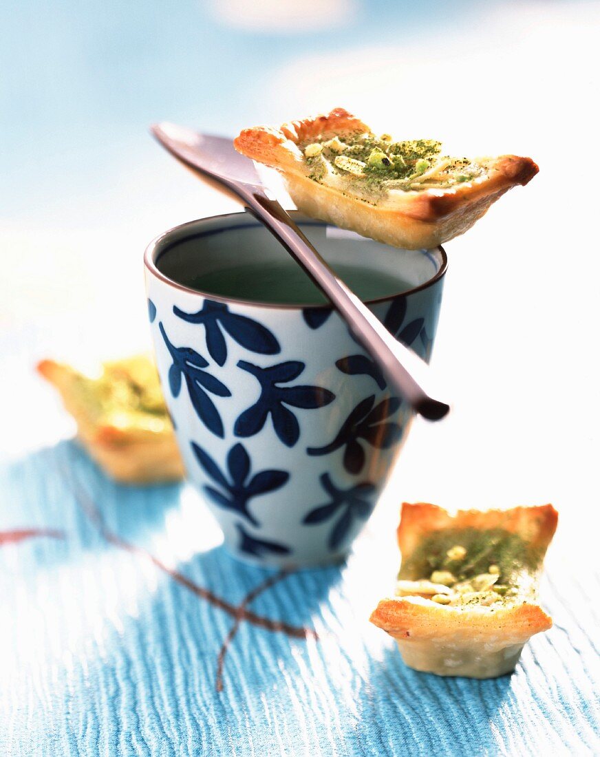 Matcha tea and pear mini tarts