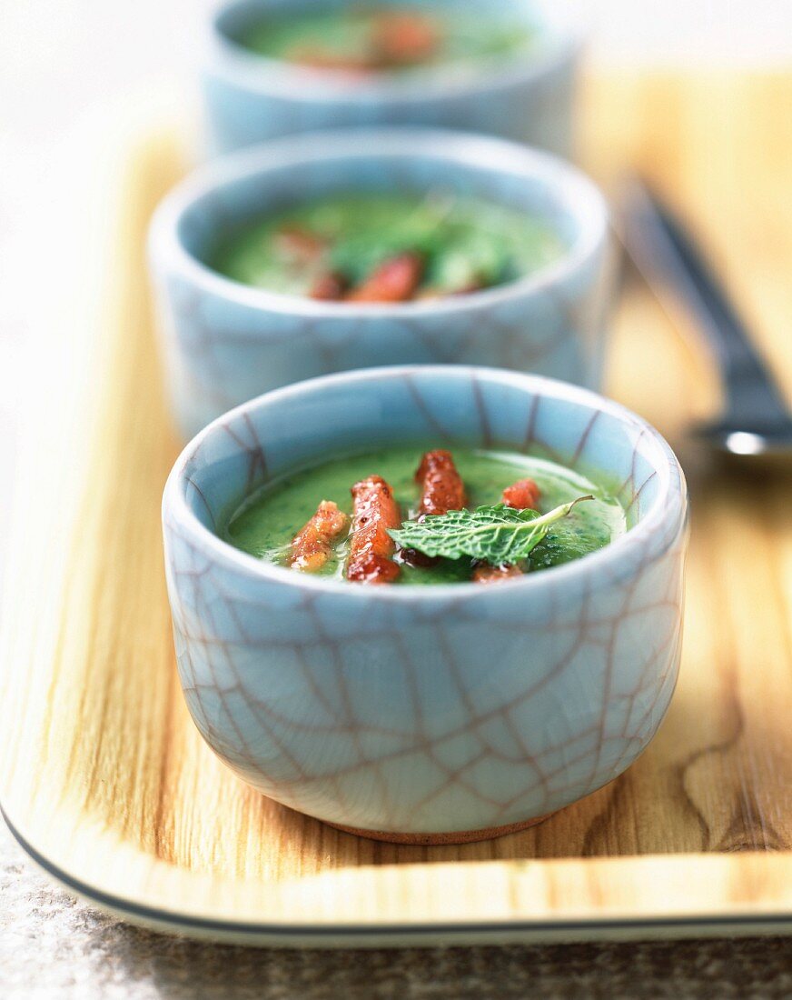 Creamed peas with mint