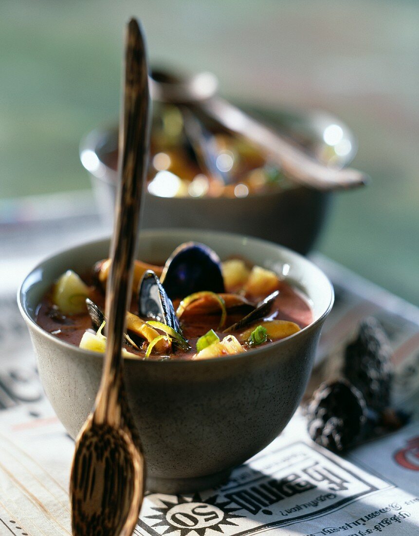 Mussel and pineapple curry