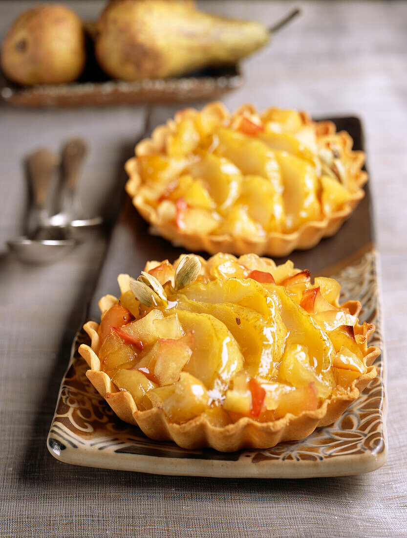 Pear and apple tarts