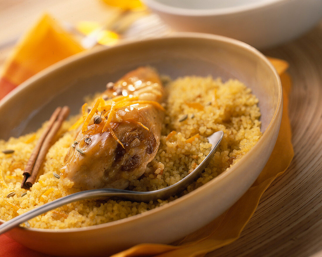 Hähnchen orientalischer Art mit Orange, Zimt und Bulgur