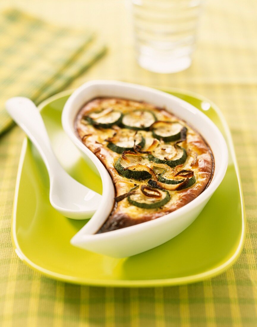 Clafoutis mit Zucchini und Schalotten