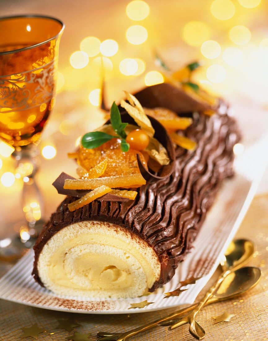 Chocolate-coated orange log cake