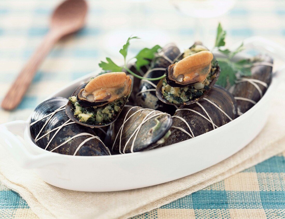 Mussels stuufed with harbs
