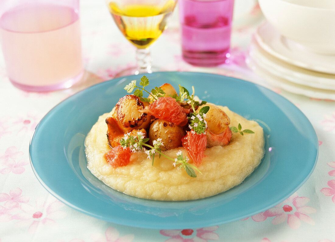 Scallops with celery purée and pink grapefruit