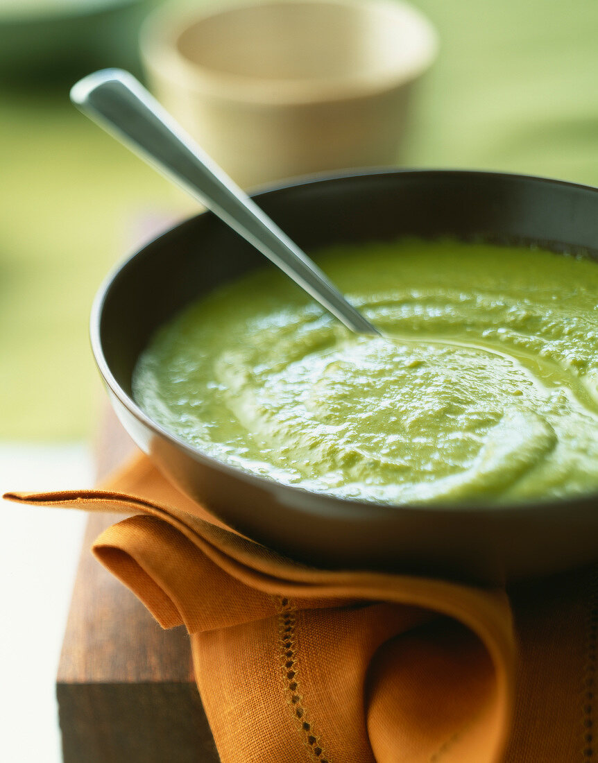 Gemüsesuppe mit Sahne verfeinert