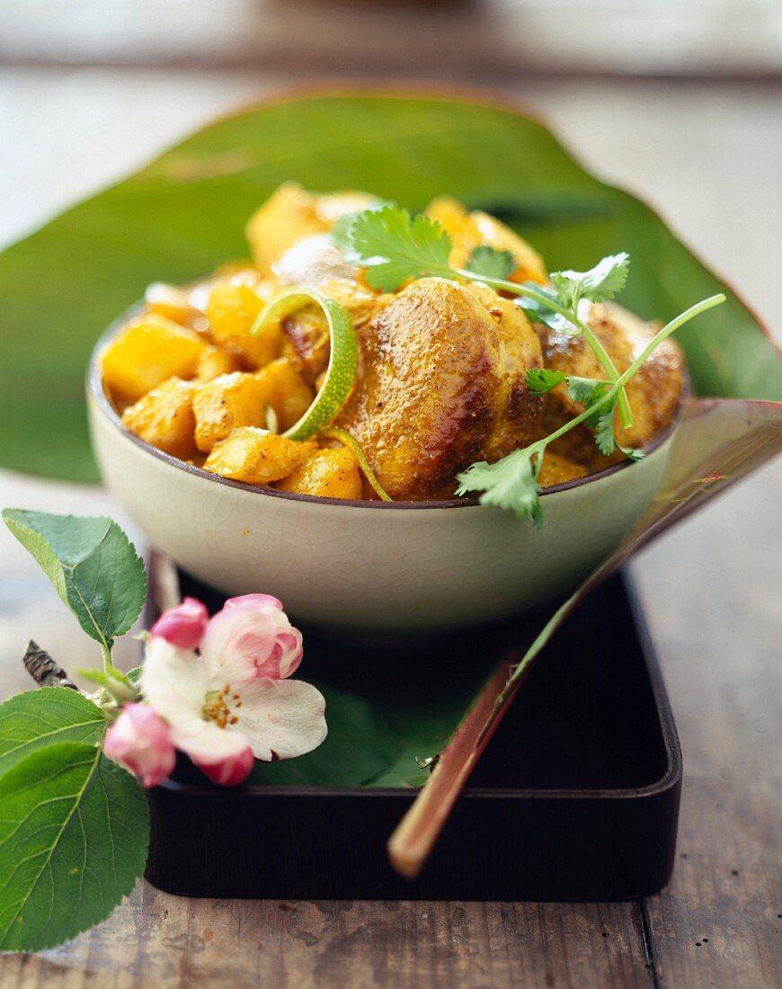 Schweinefleisch-Colombo mit Mango, Karibik