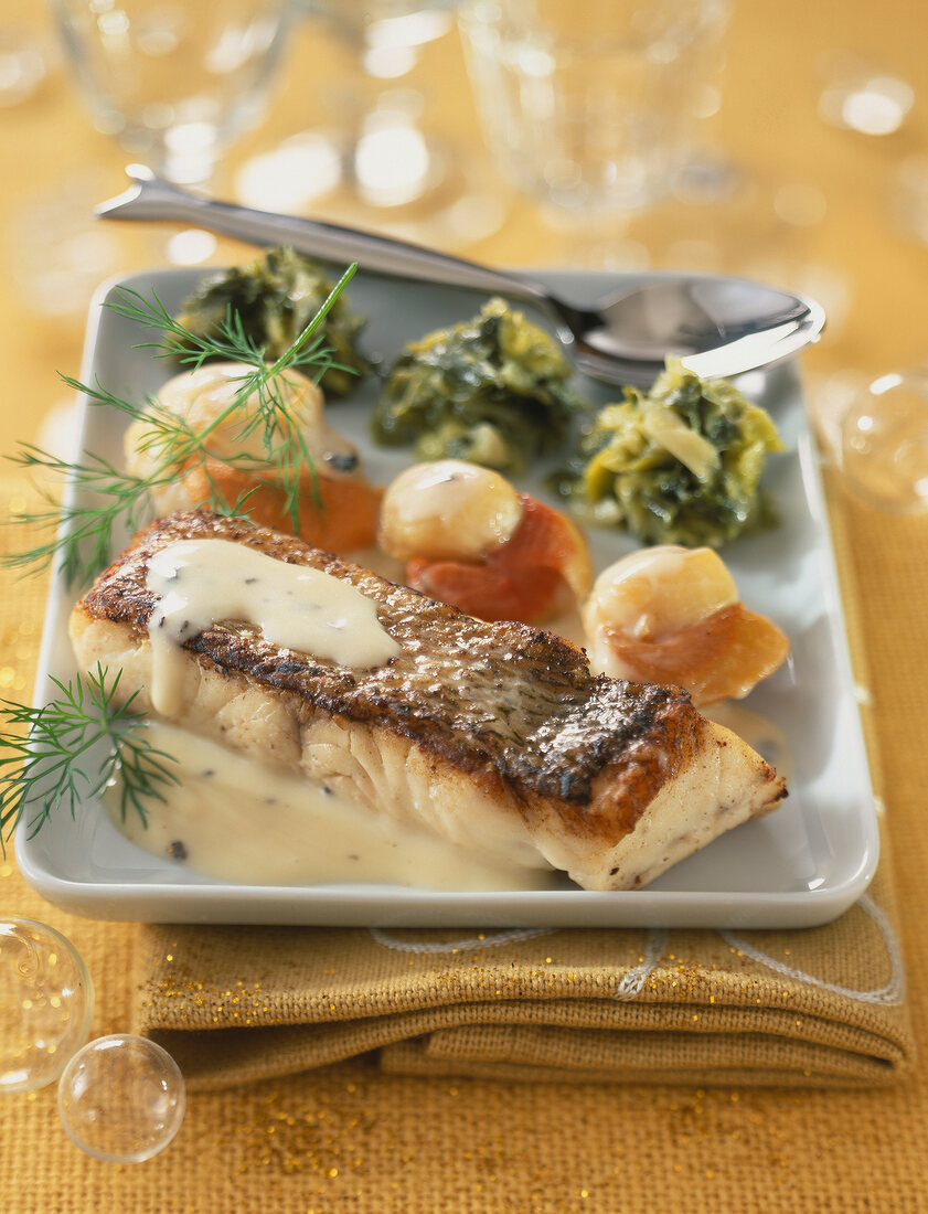 Pike-perch fillet with scallops