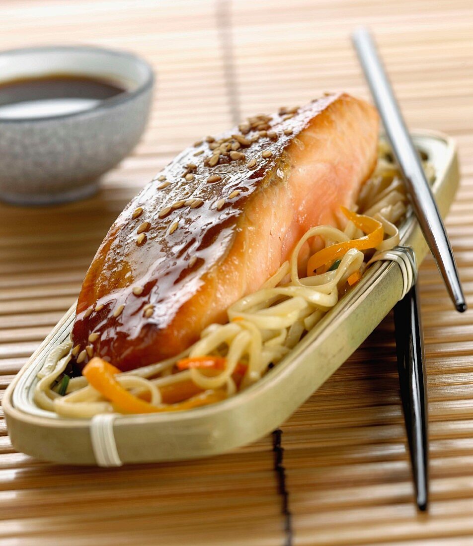 Glazed salmon with bean sprouts