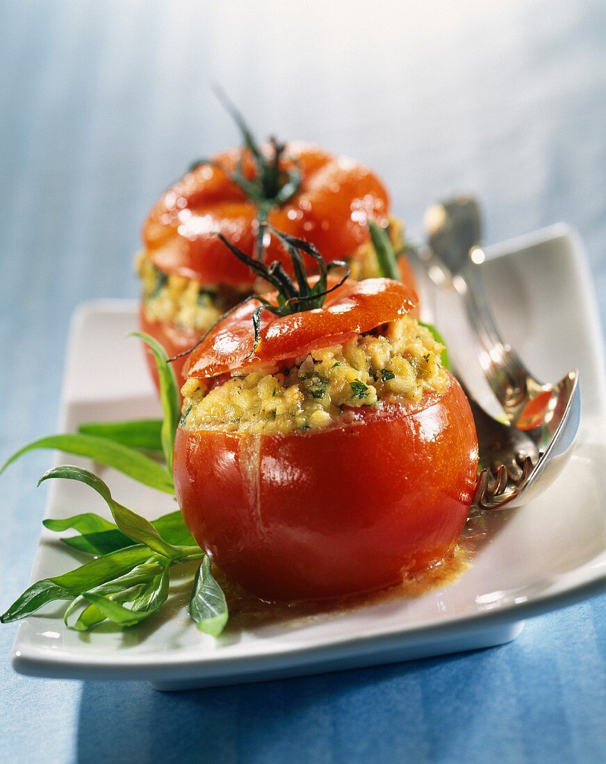Gefüllte Tomate mit Geflügel
