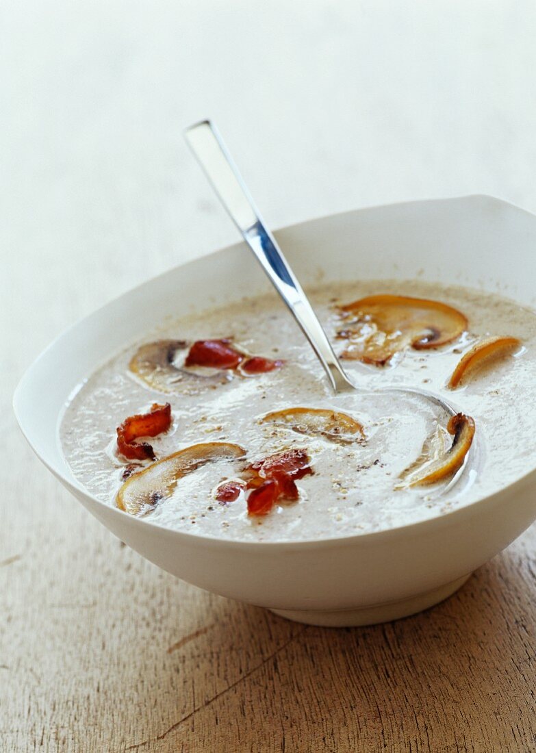 Champignon-Suppe mit Bacon