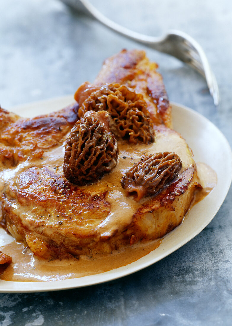 Veal chop with morels