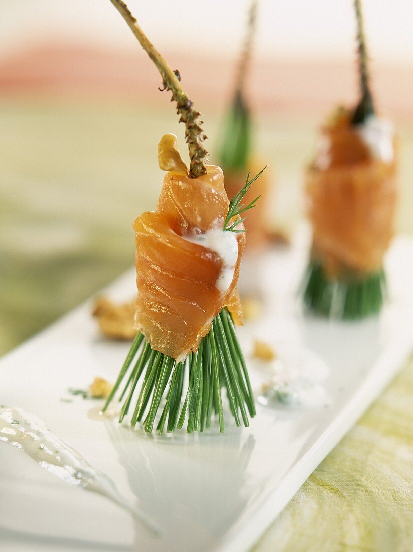 smoked salmon skewers with dill