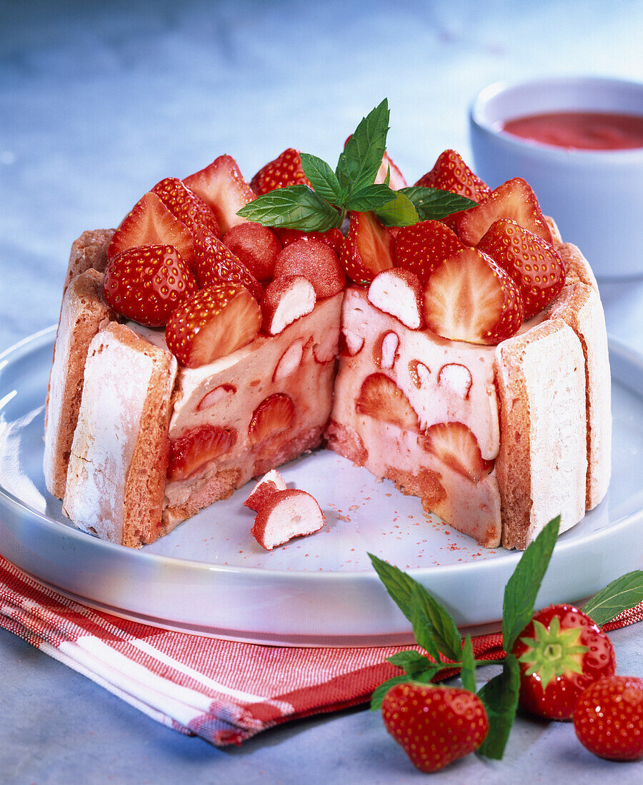strawberry charlotte with reims biscuits (topic: Robuchon recipe)