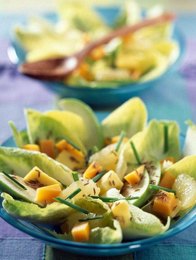 Chicory salad with mango