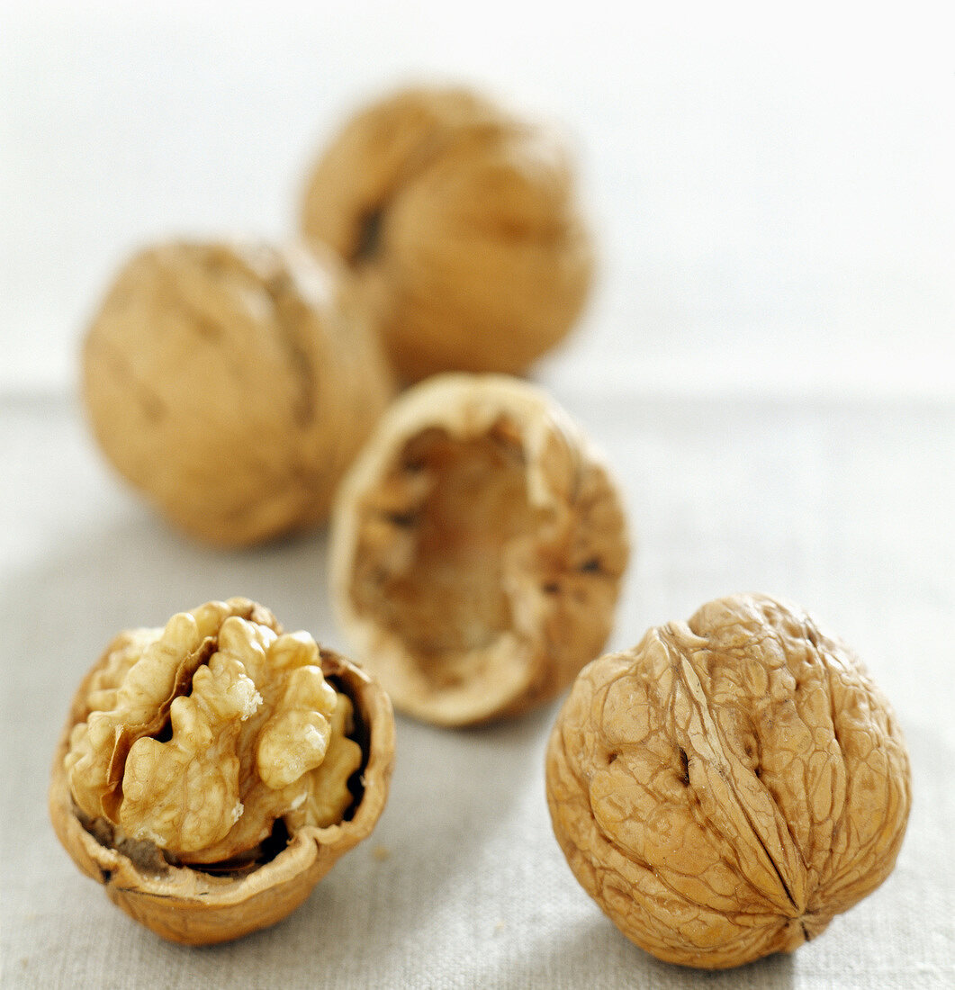 Walnuts (topic :family meal)