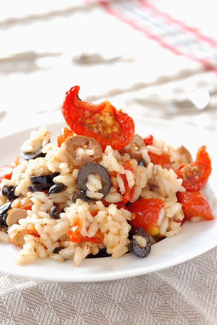 Risotto mit Tomaten und Oliven