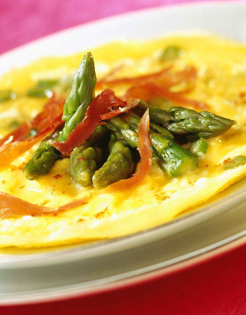 Jabugo and green asparagus omelette