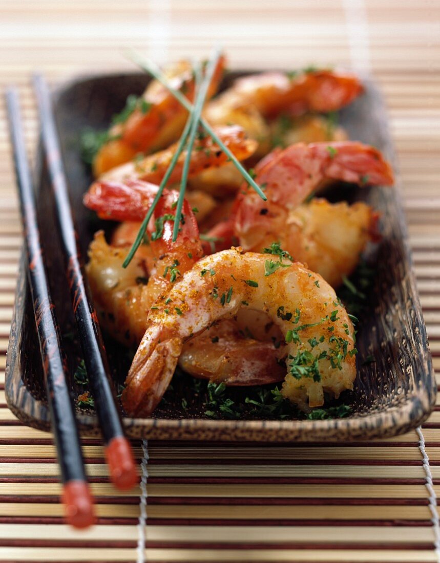 Pan-fried gambas with curry