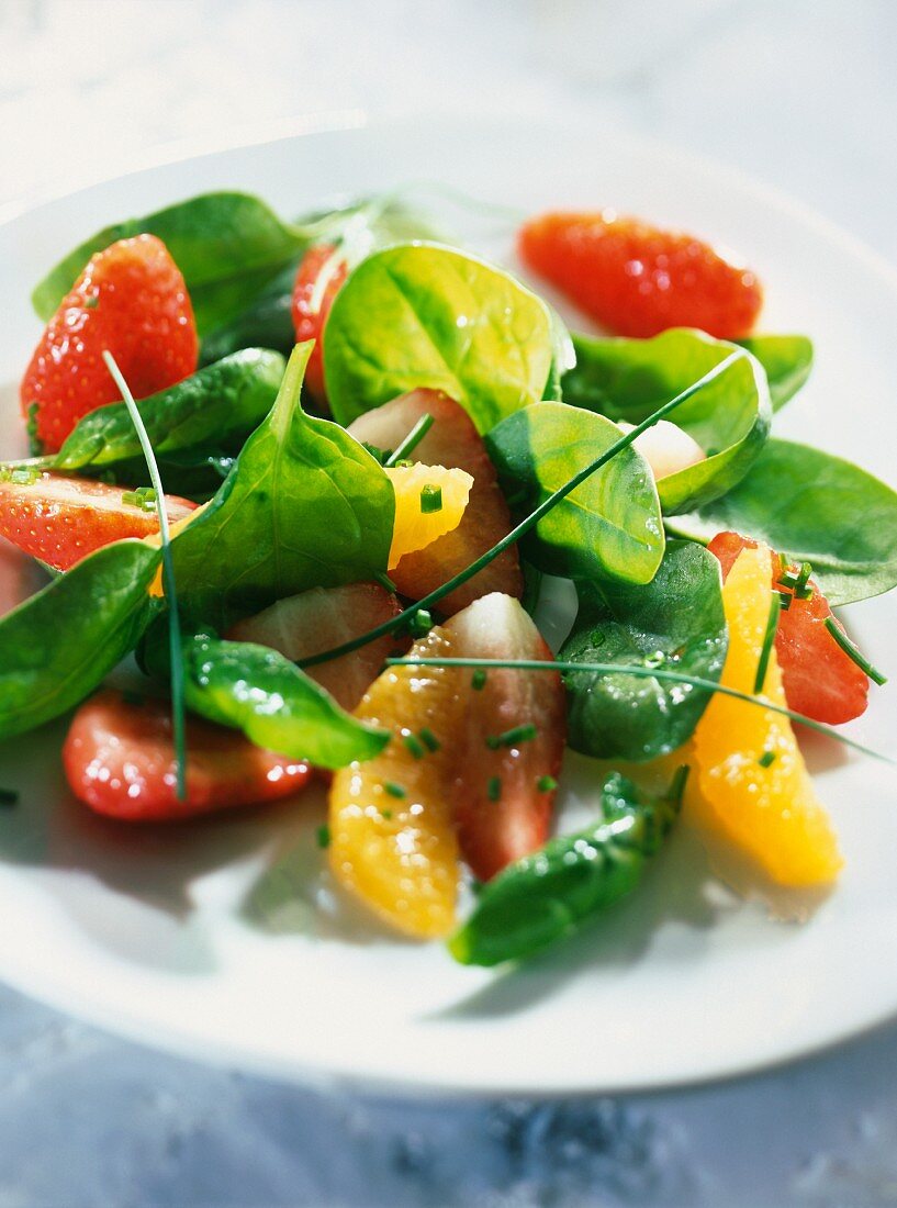 Strawberry and spinach salad