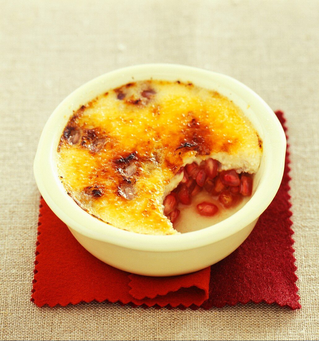 Creme Brulée mit Granatapfel und Kokosmilch