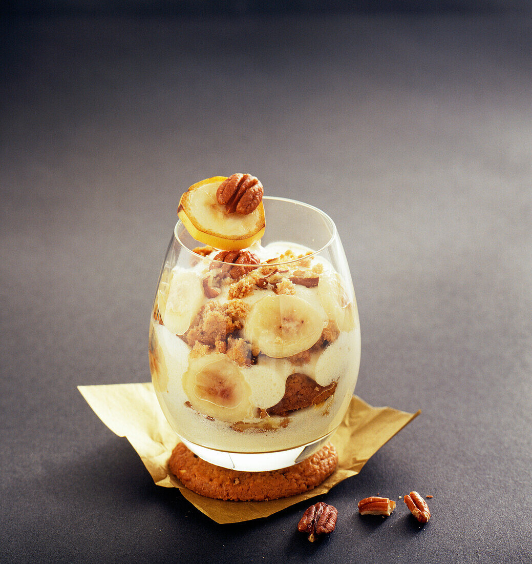 banana, cookie and pecan tiramisu (topic: tiramisu)