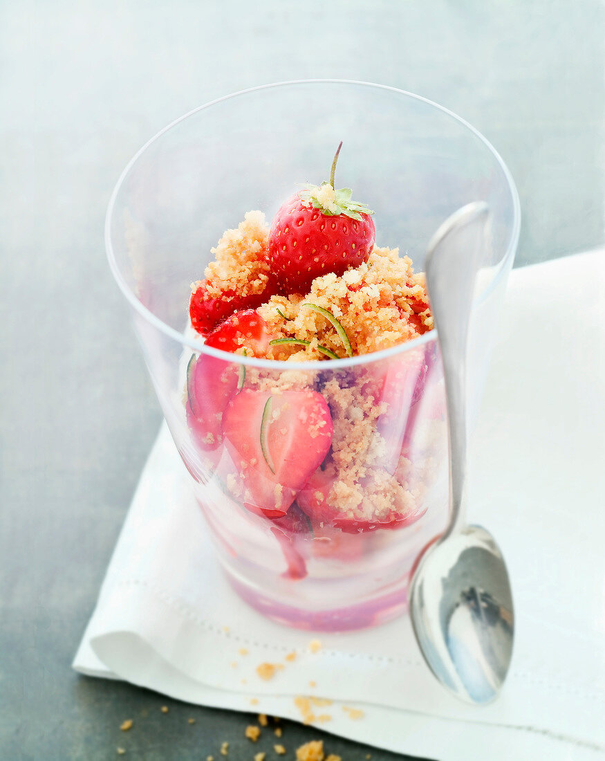 Strawberry and lime crumble