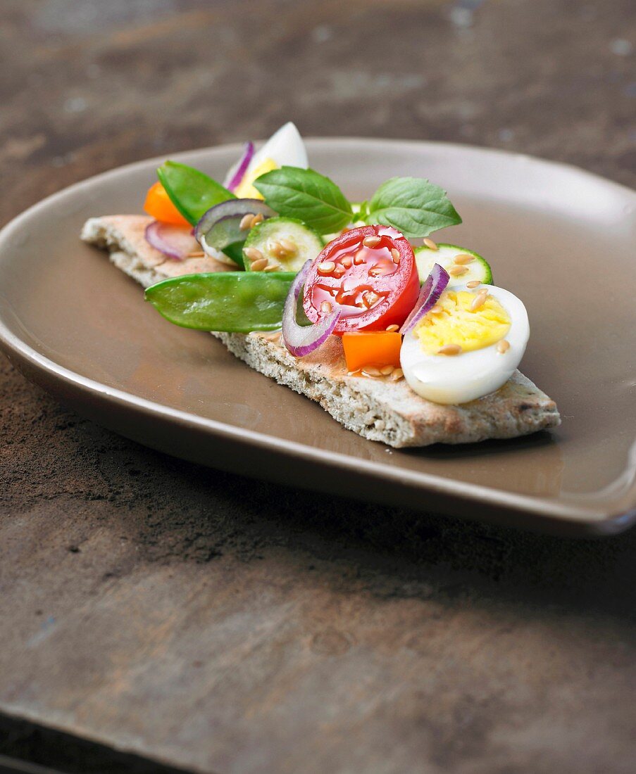 Lebanese canapé with raw vegetables