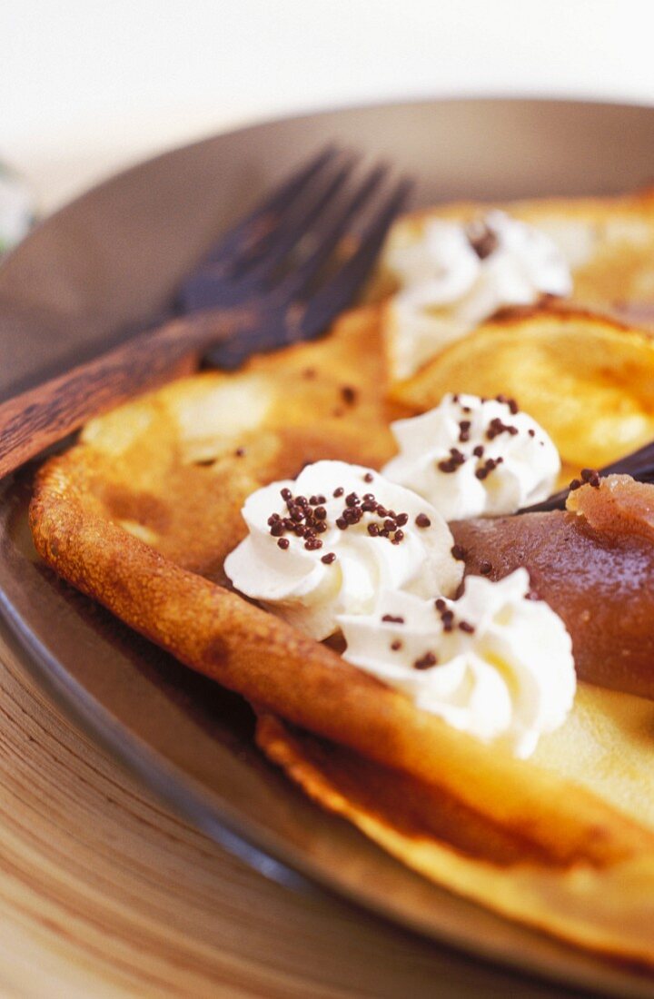 Stewed chestnut crepe with whipped cream