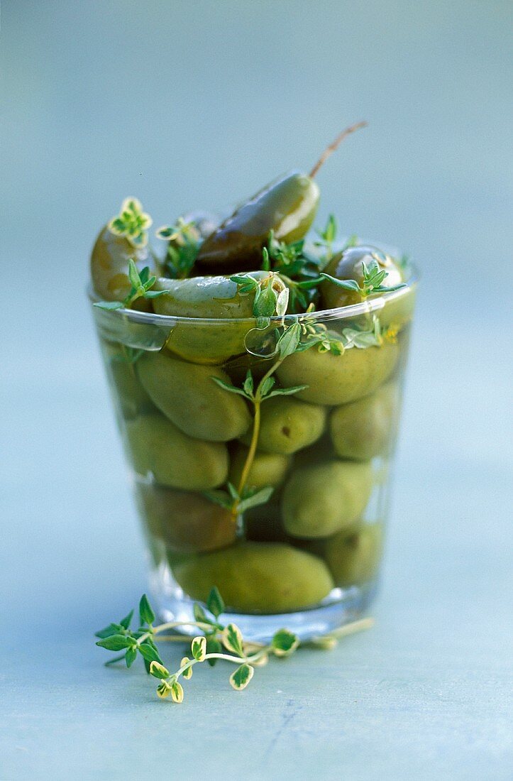 Thyme olives