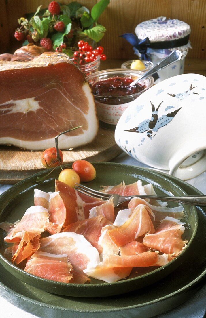 Country ham with fruit and jam