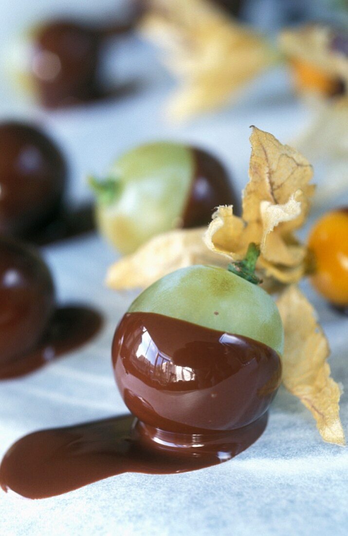Chocolate-dipped fruits