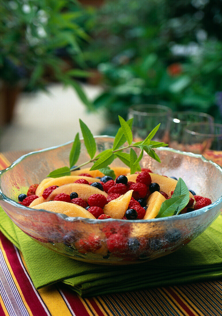 Fruchtsalat mit Eisenkraut