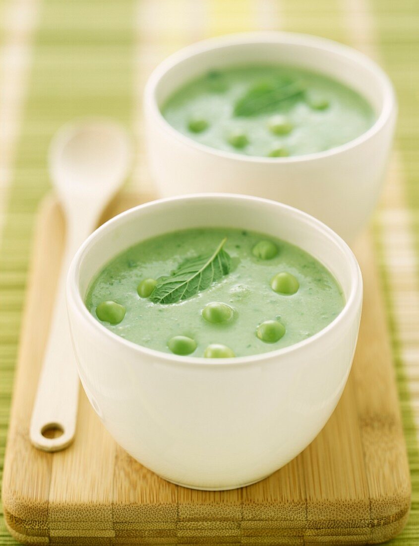 Iced pea and mint soup