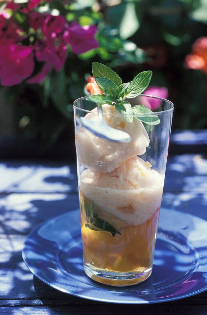 Iced peach verrine