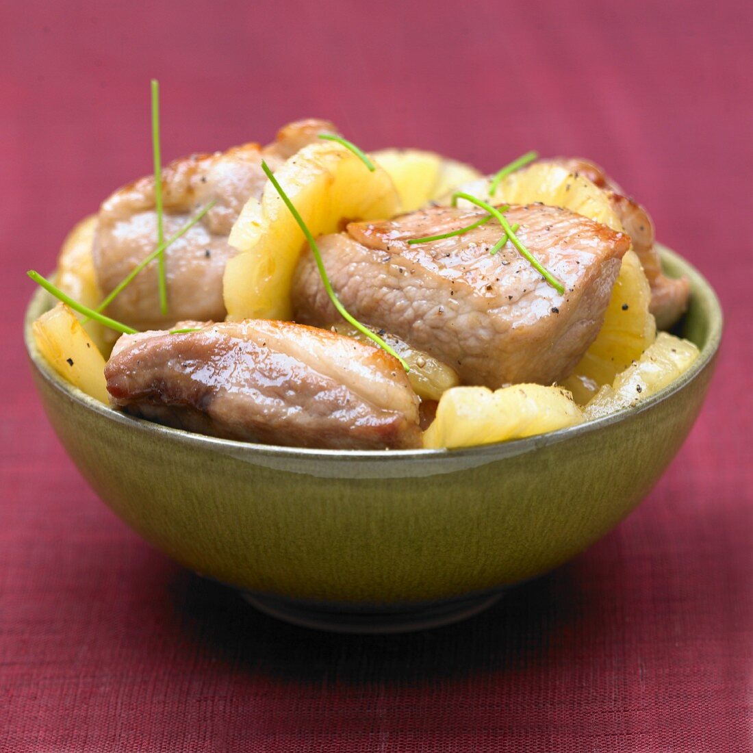 Schweinefleisch mit Ananas