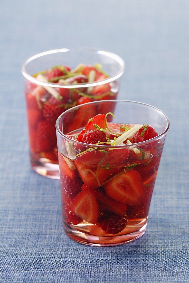 Strawberry soup with lemongrass