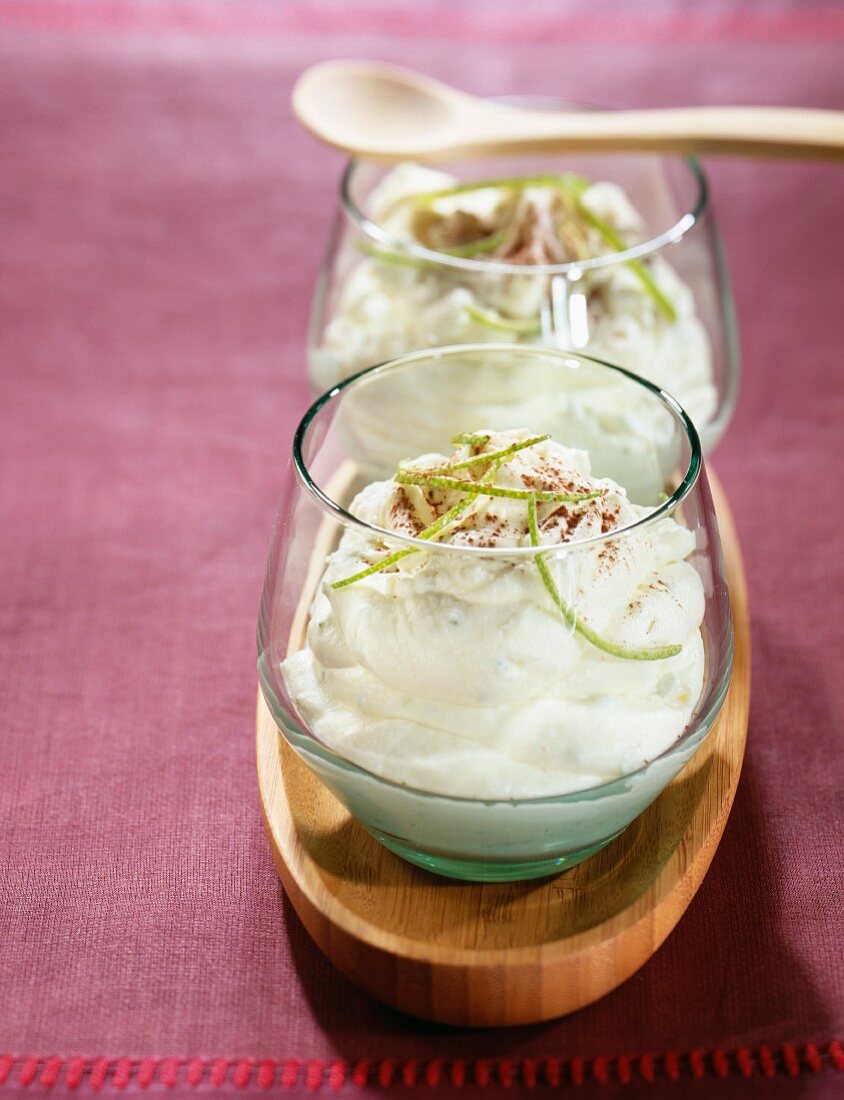 weiße Schokoladenmousse mit Limette