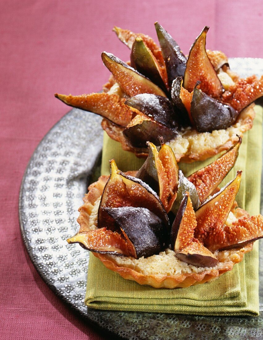Fig and honey tarts