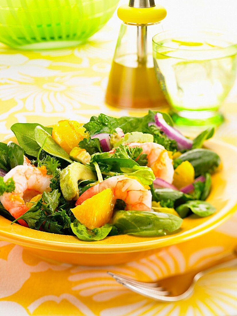 Salad with prawns, oranges and avocado