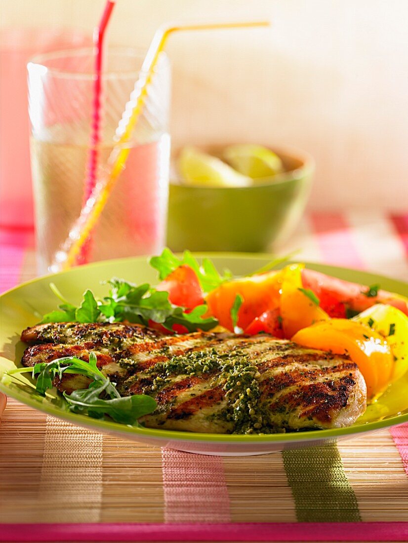 Grilled chicken escalope with pesto