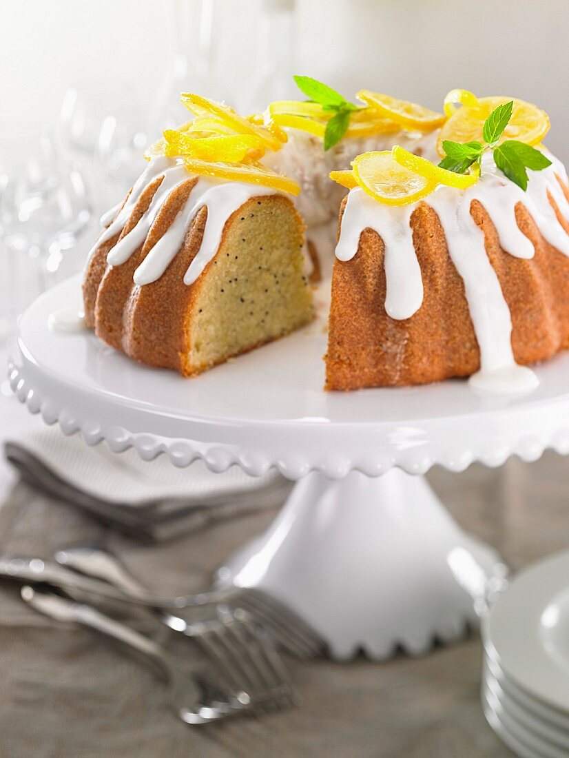 Lemon wreath cake