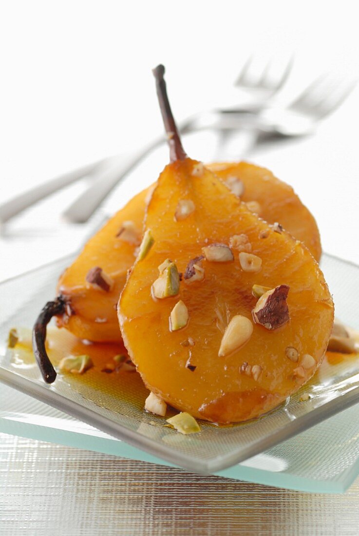 Roast pear with dried fruit and spices