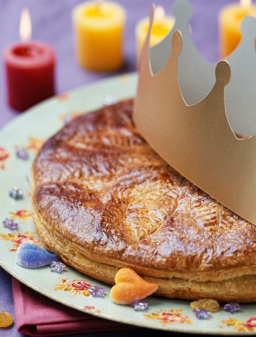 Galette des Rois (Traditioneller Dreikönigskuchen, Frankreich) mit Rumrosinen