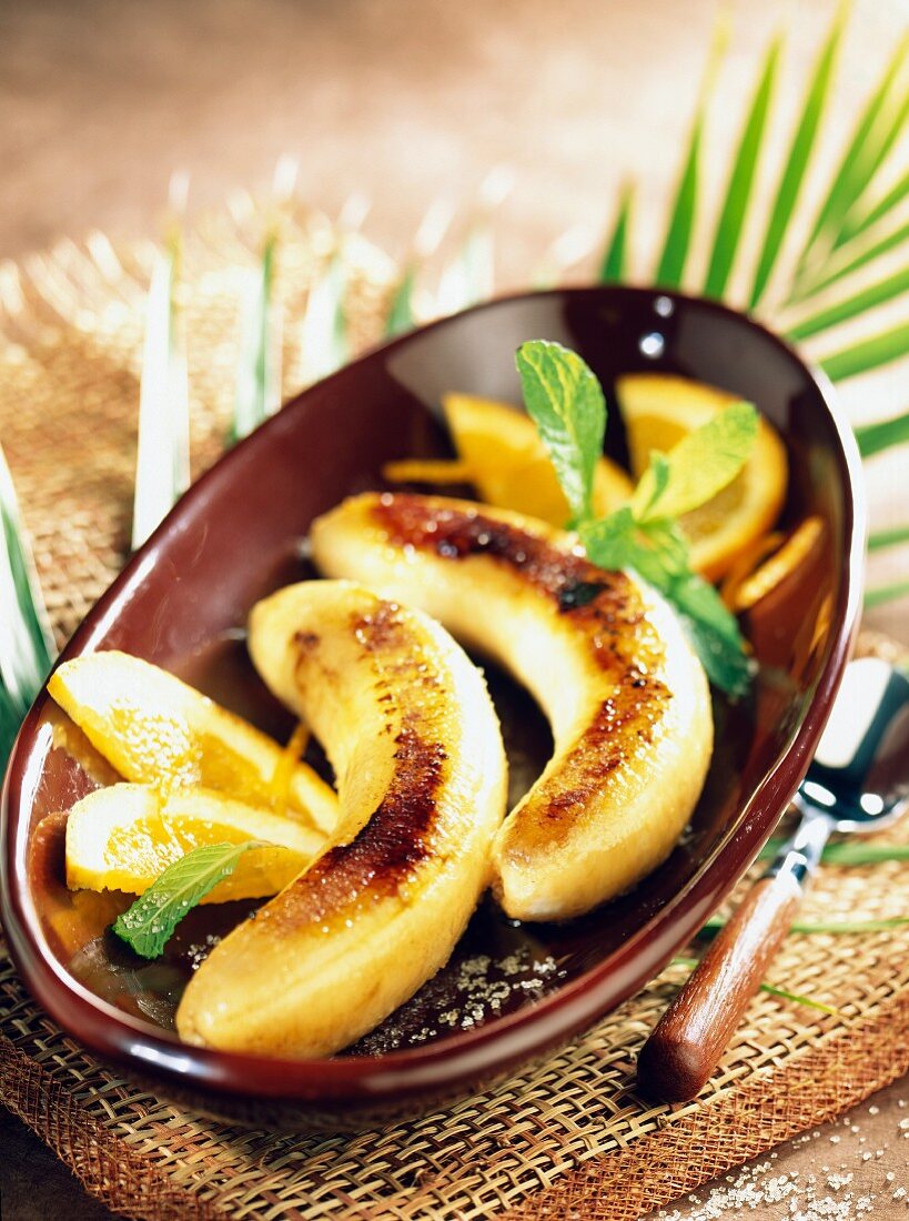 Flambéed bananas with Grand Marnier and oranges