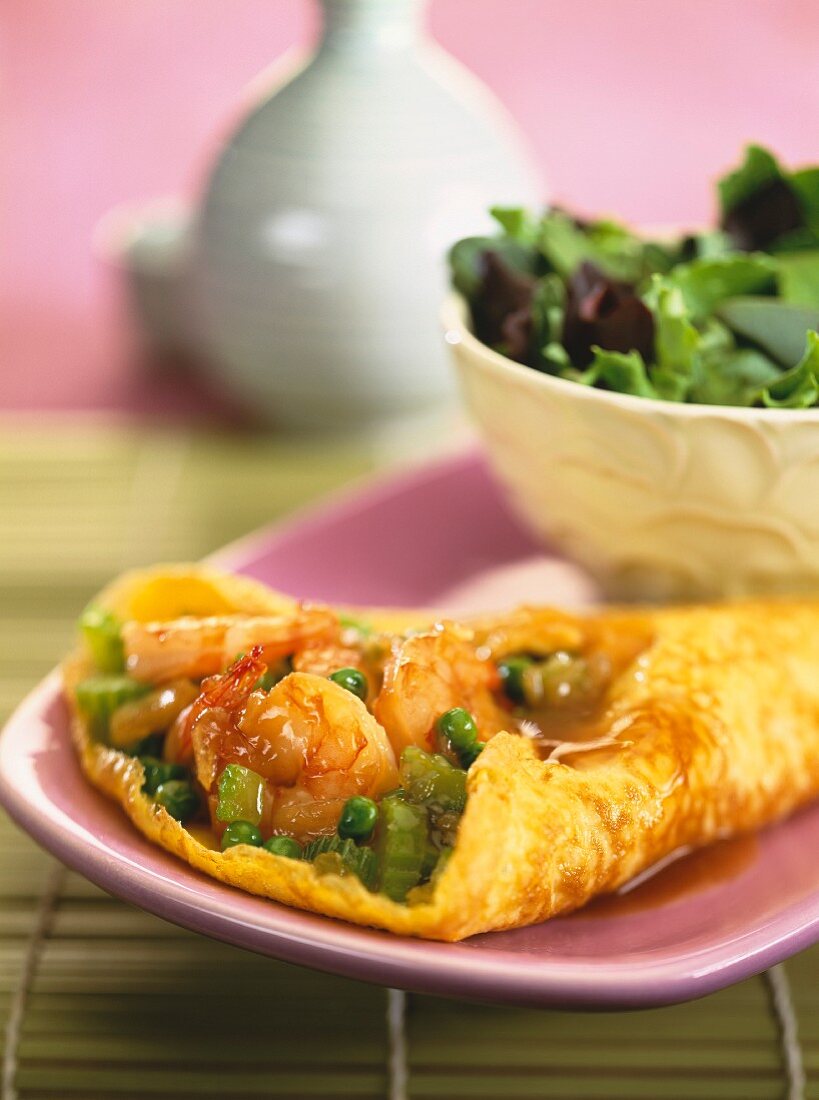 Omelette with prawns and peas