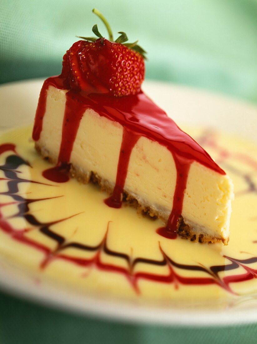 Cheesecake mit Erdbeercoulis