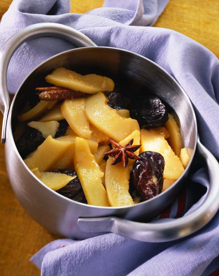 Quince compote in a pot